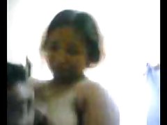 nắm tay lớn: 4 tay trong một pussy