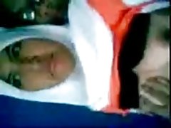 quái vật con gà trống cái cô gái