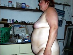 cô gái nóng squirting trên khuôn mặt của mình