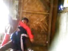 nóng brunette trẻ tài năng trong hút và fucking