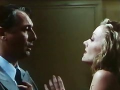 sừng Brazil lây lan chân của mình